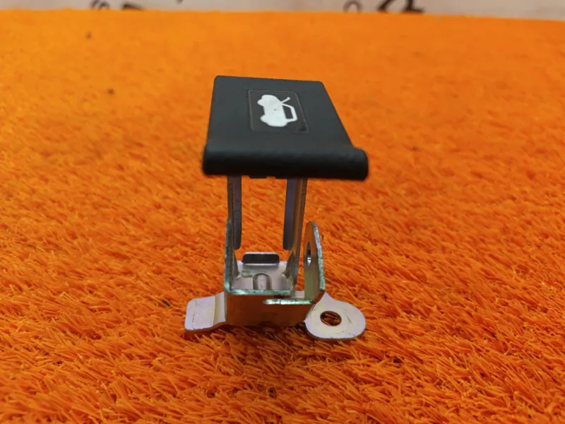 Ручка открывания капота