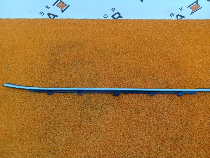 Молдинг стекла