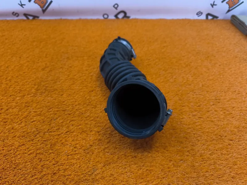 Патрубок воздушного фильтра