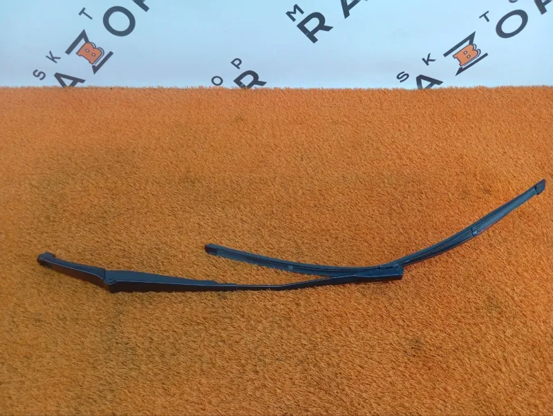 поводок стеклоочистителя