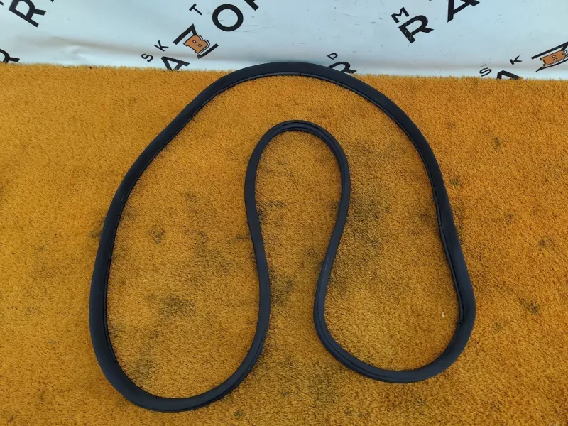 Уплотнитель проема двери