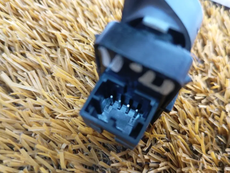 Кнопка центрального замка