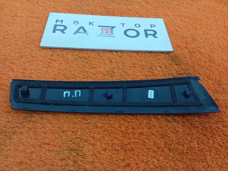 Молдинг двери