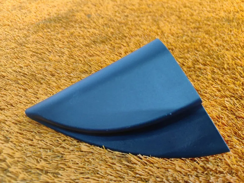 Уголок двери