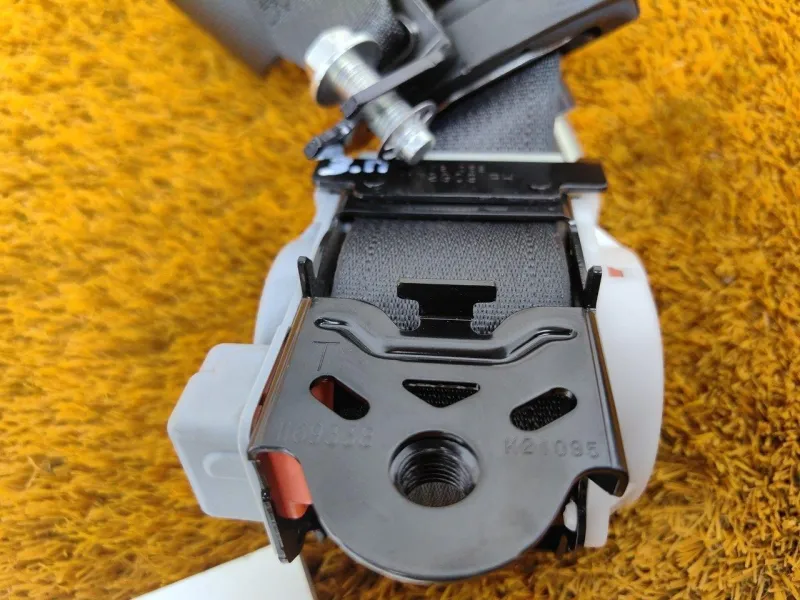 Ремень безопасности