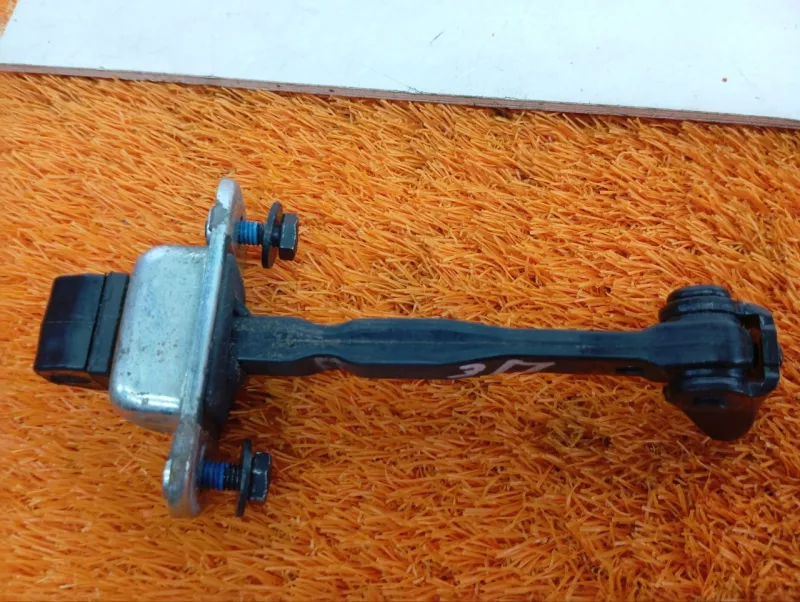 Ограничитель двери