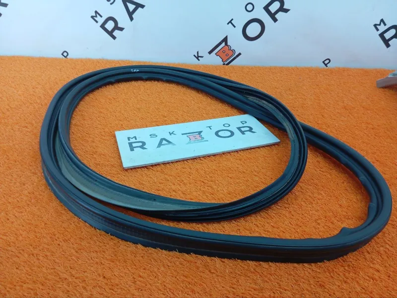 Уплотнитель багажника