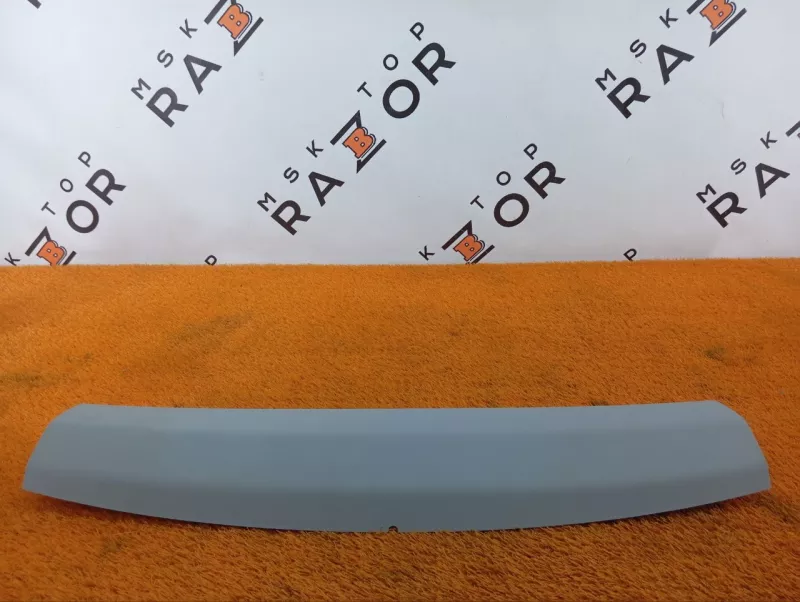 Обшивка двери багажника