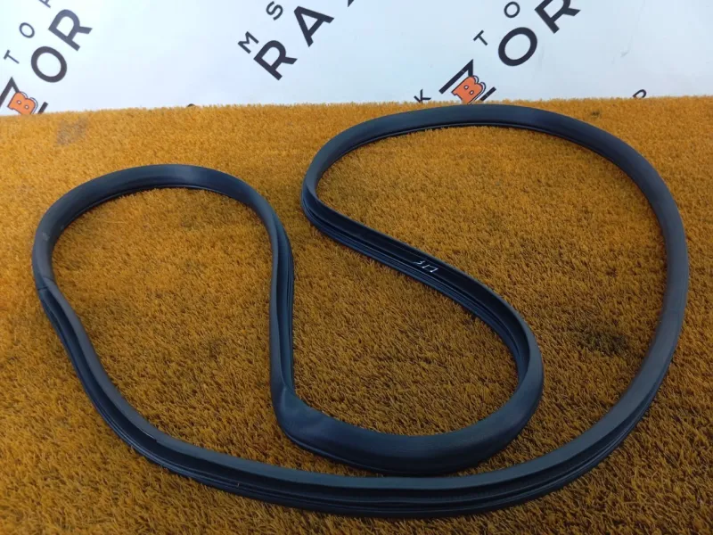 Уплотнитель проема двери