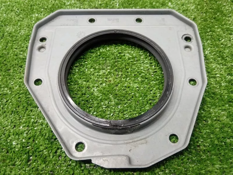 Крышка коленвала