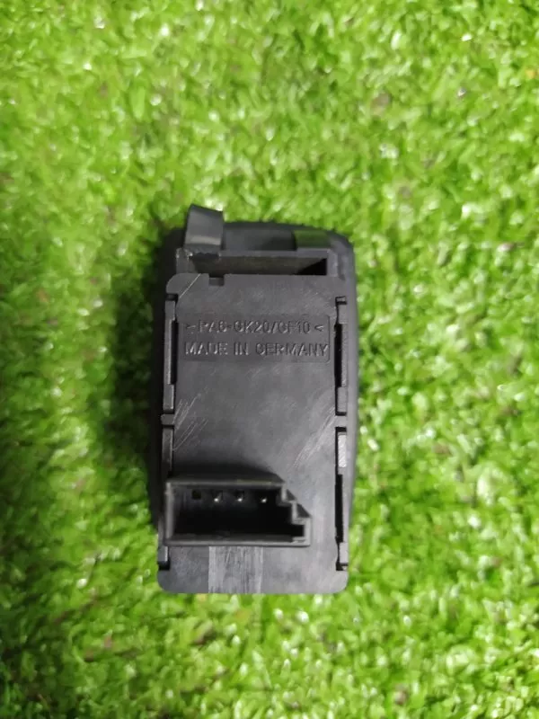 Кнопка стеклоподъемника