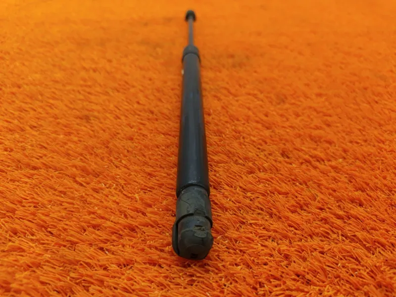 Амортизатор капота