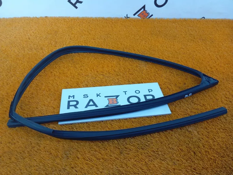 Уплотнитель стекла двери