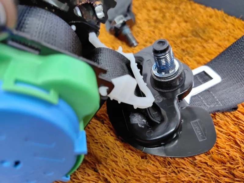 Ремень безопасности