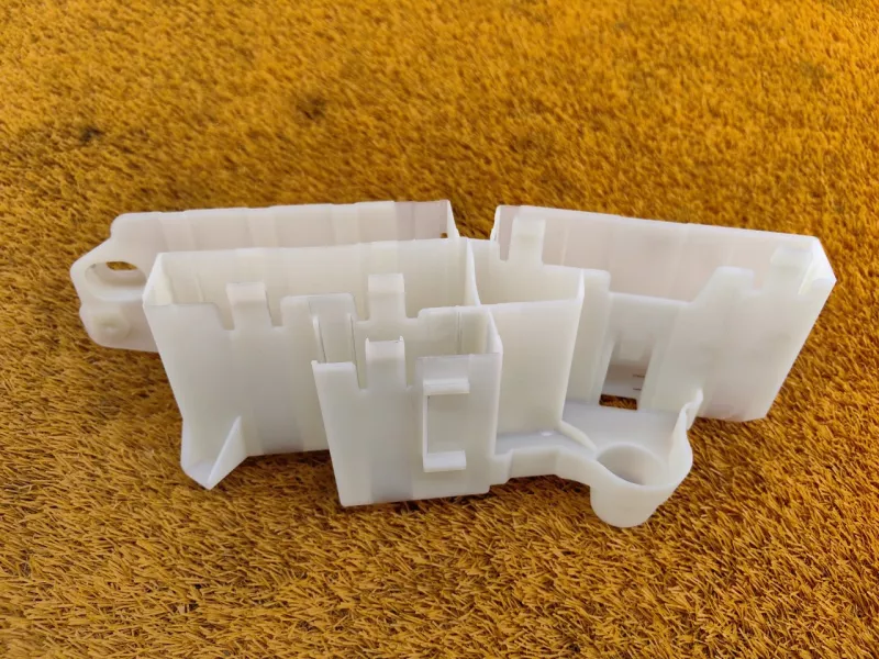 Кронштейн блока предохранителей