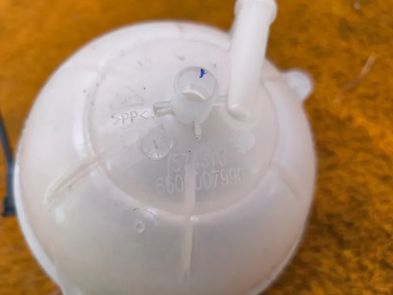 Бачок расширительный