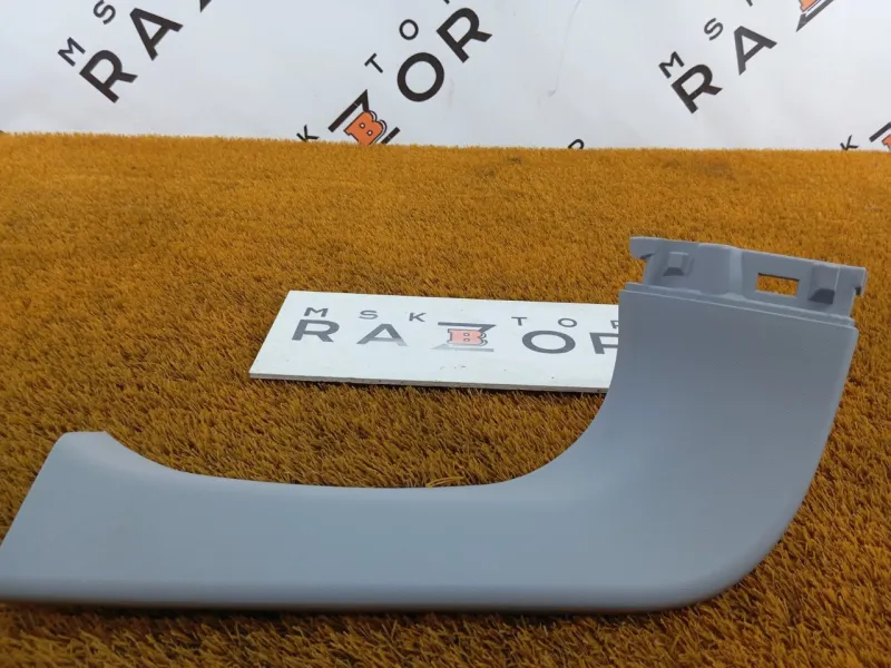 Обшивка двери багажника