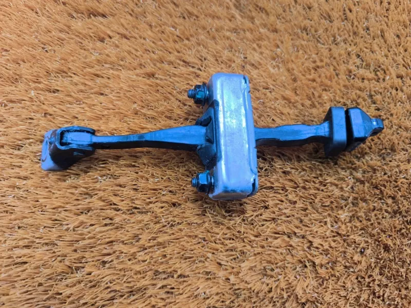 Ограничитель двери