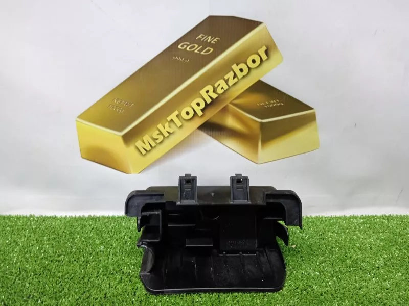 Накладка крышки багажника