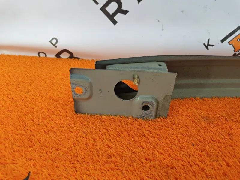 Усилитель бампера