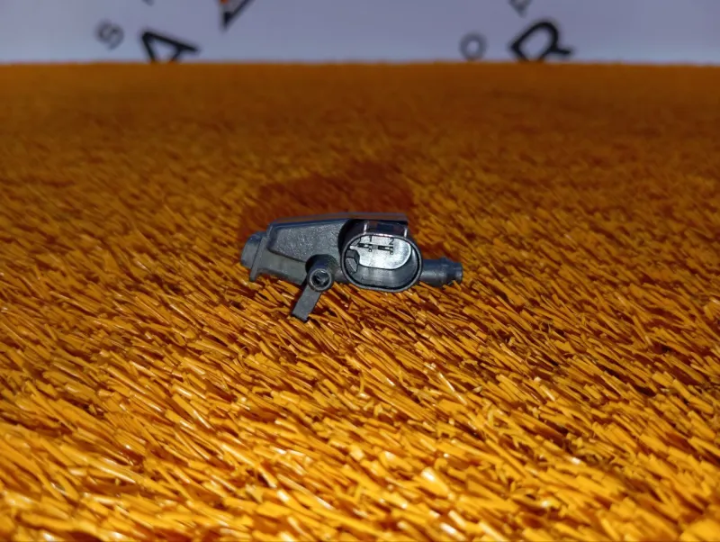 Форсунка стеклоомывателя