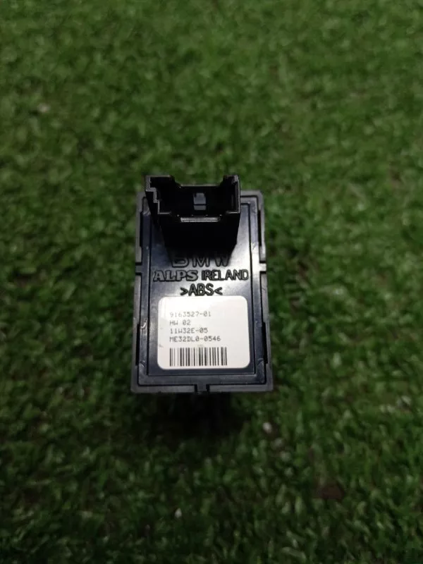 Кнопка стеклоподъемника