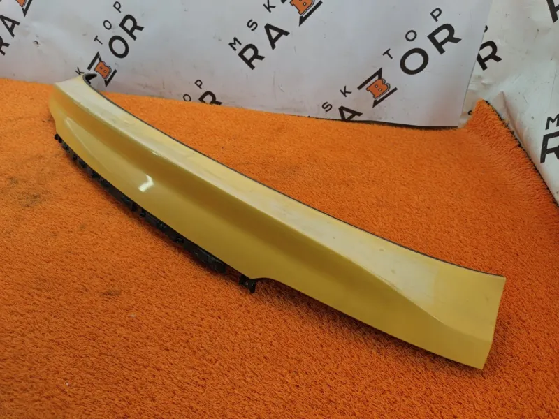 Накладка крышки багажника