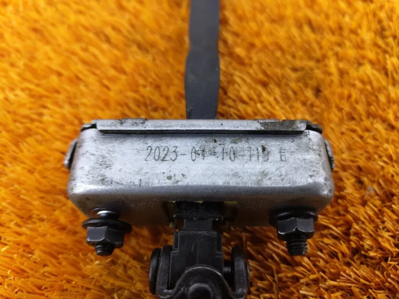 Ограничитель двери