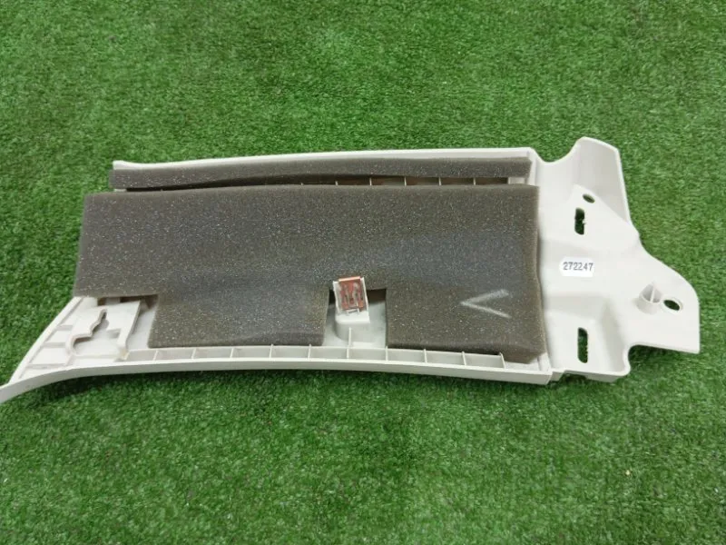 Накладка на стойку кузова