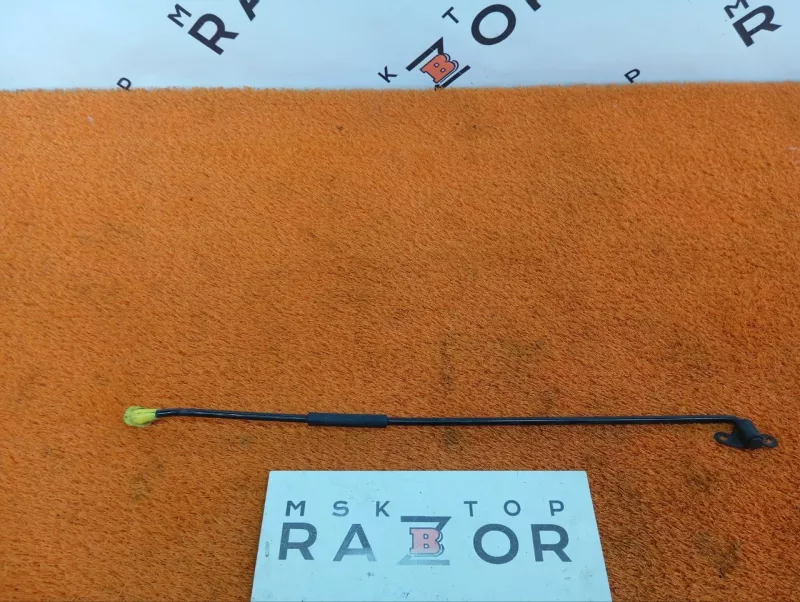 Упор капота