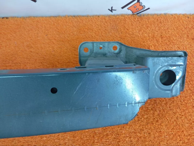 Усилитель бампера