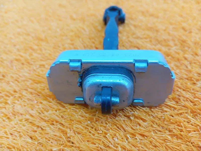 Ограничитель двери