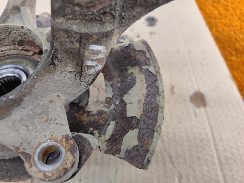 Кулак поворотный