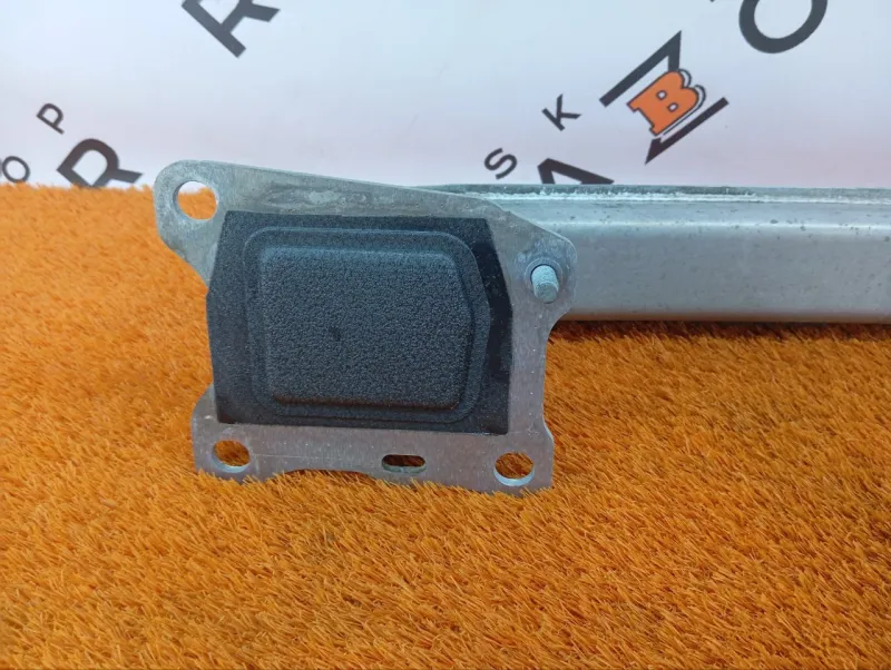 Усилитель бампера