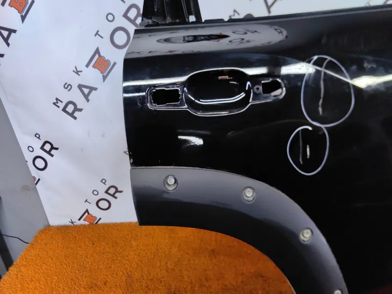 Дверь боковая