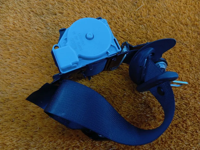 Ремень безопасности