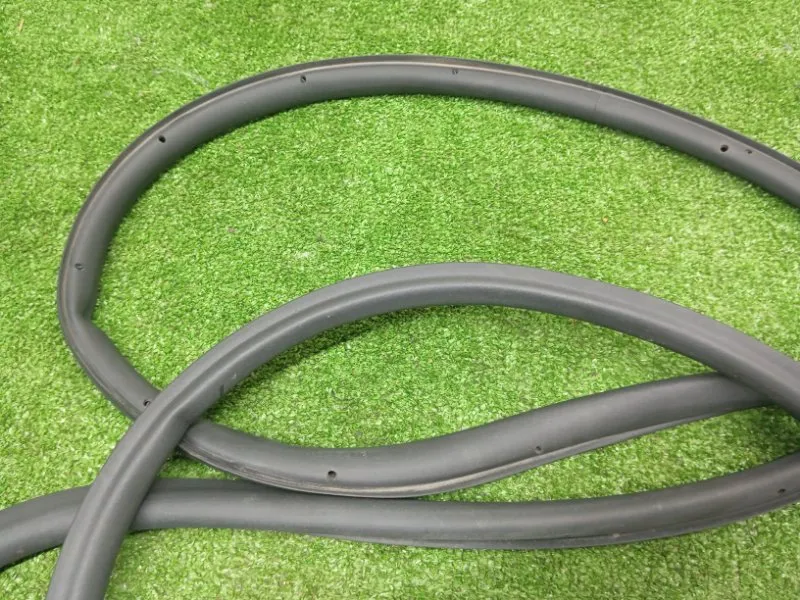 Уплотнитель двери