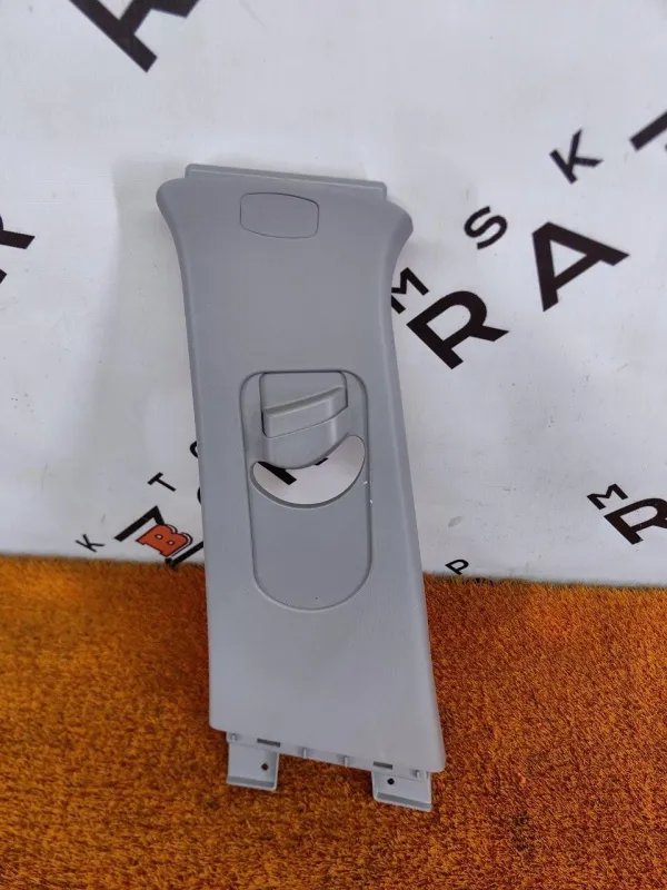 Обшивка центральной стойки