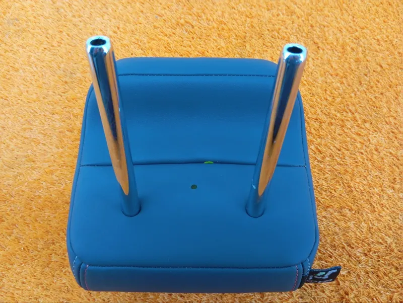 Подголовник сиденья