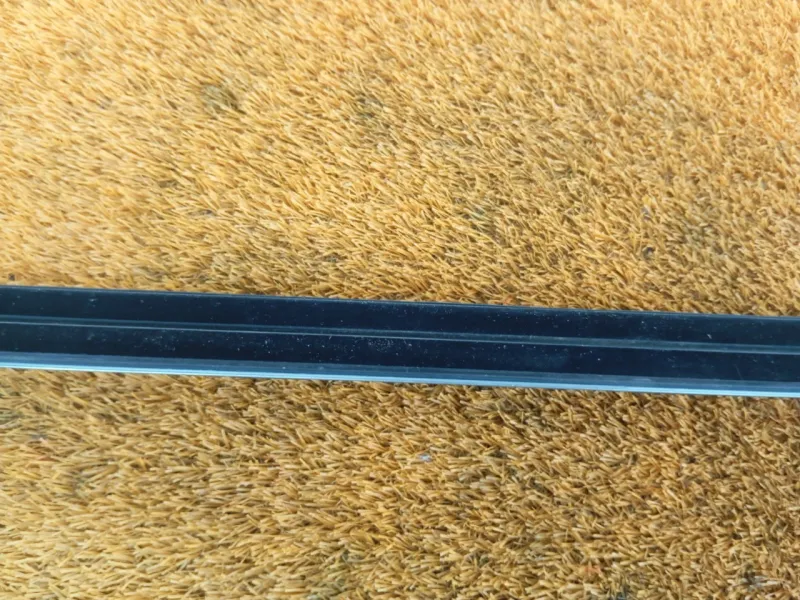 Молдинг стекла