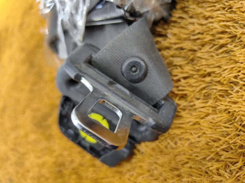 Ремень безопасности