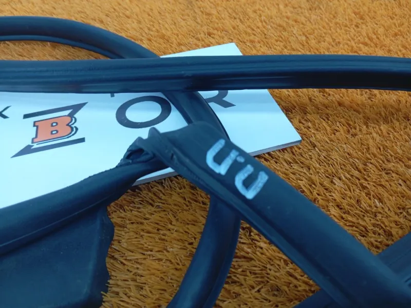 Уплотнитель двери