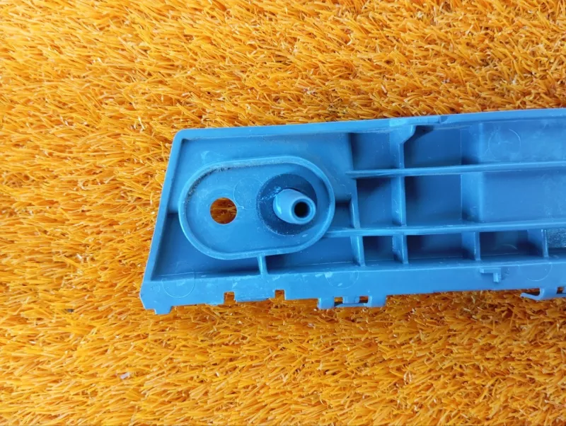 Крепление бампера