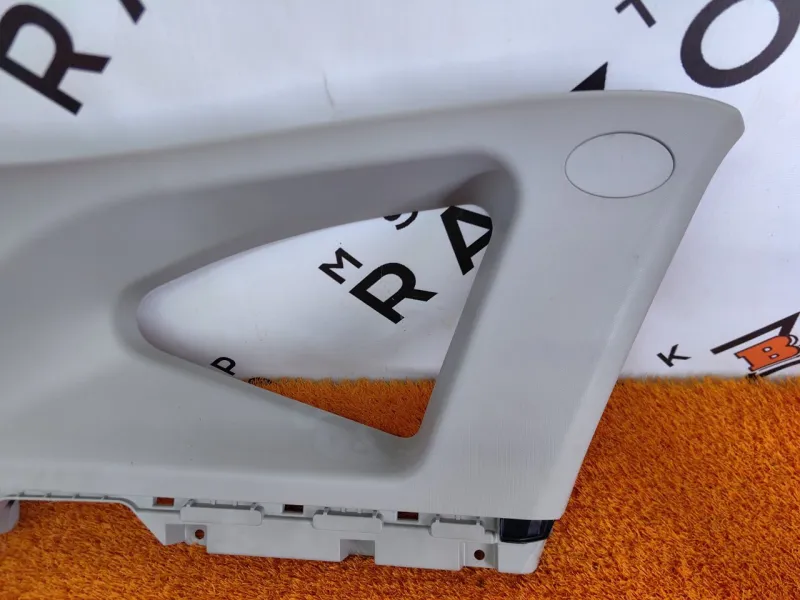 Накладка на стойку кузова