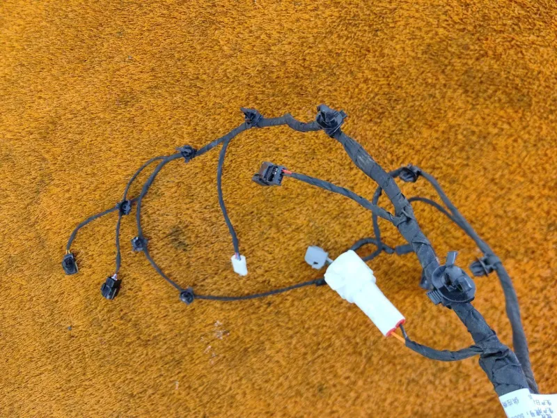 Проводка двери багажника