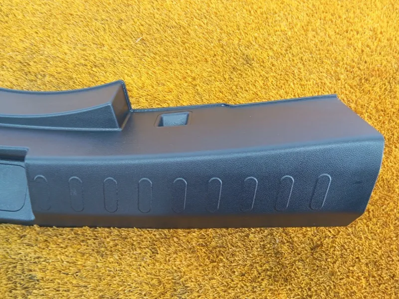 Накладка замка багажника