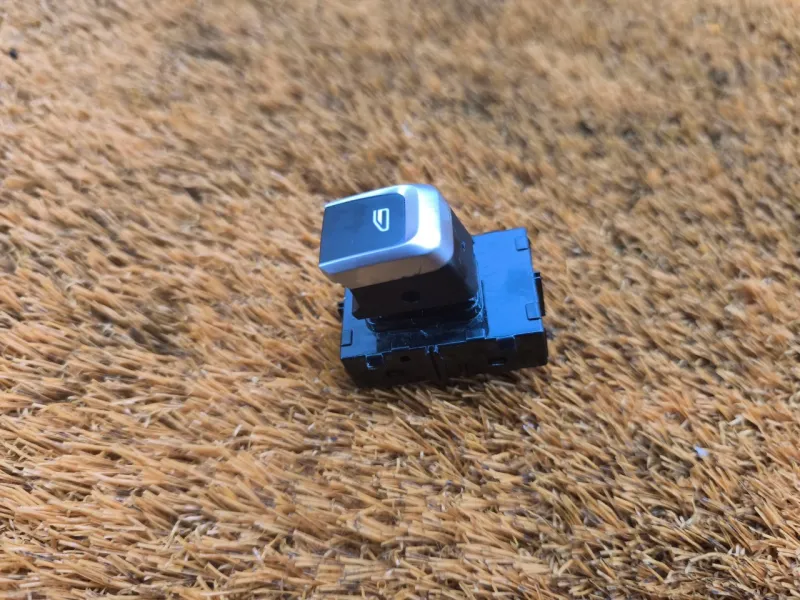 Кнопка стеклоподъемника