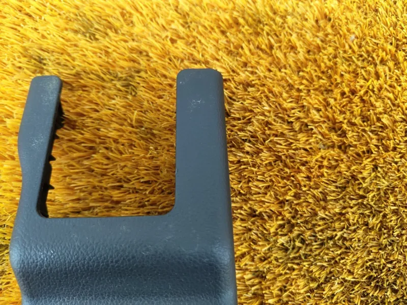 Заглушка крепления сиденья