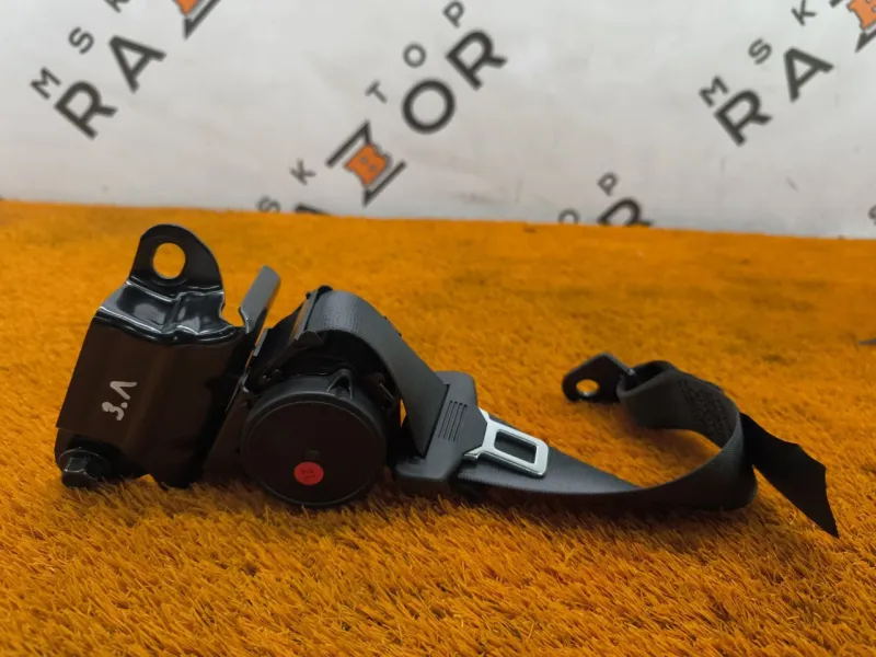 Ремень безопасности