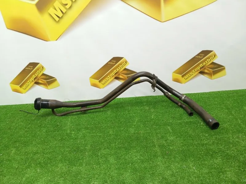 Горловина топливного бака